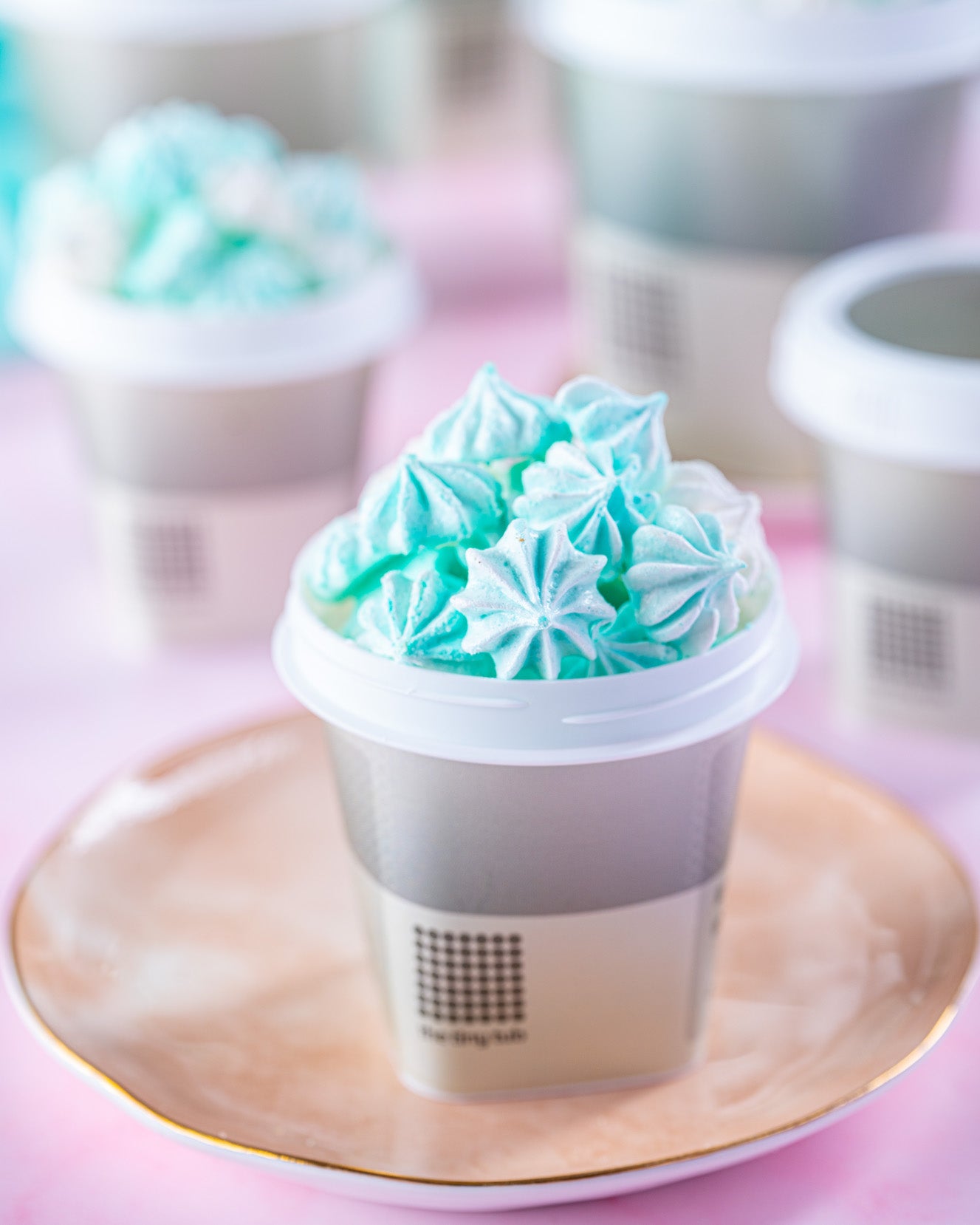 Tiny Meringue Cookies